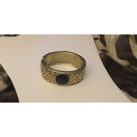 Pebbled Texture Gold & Round Black Faceted Crystal Wide Bangle Bracelet - Picture 1 of 2